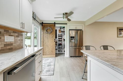 14 Laurel Ln, Commack NY 11725-4110 exterior