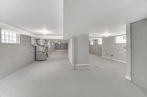 7705 Bennett Ave, Chicago IL  60649-4605 exterior