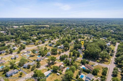 136 Lancaster Rd, East Freehold NJ 07728-3177 exterior