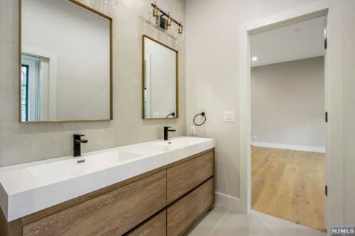 116 Lk Rd, Demarest NJ 07627-2236 exterior