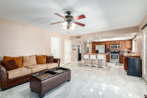 15614 29 Ave, Phoenix AZ 85053-4056 exterior