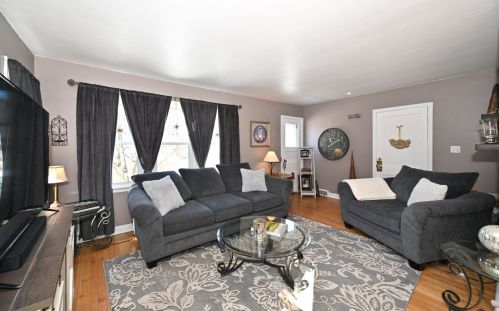 3906 Frederick Ave, Milwaukee, WI 53211-2122