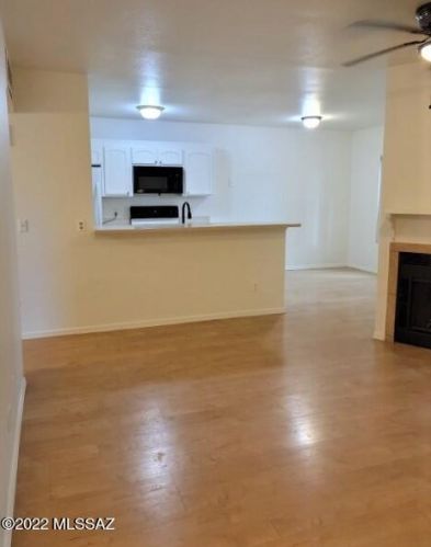 5688 Wood Crest Dr, Tucson AZ  85746-1305 exterior