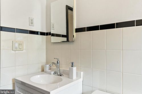 878 Olden Ave, Trenton NJ 08638-4909 exterior