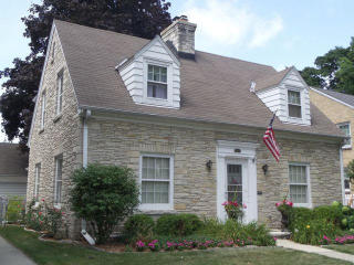 2617 90th St, Milwaukee, WI 53226-1851