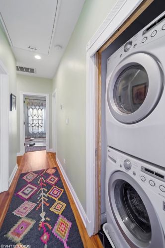 3067 Gresham Ave, Chicago IL 60618-6708 exterior