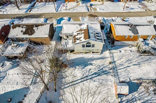 137 Conneaut Dr, Pittsburgh, PA 15239-2630