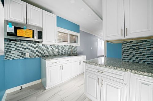 2102 71st St, Chicago IL  60649-2104 exterior