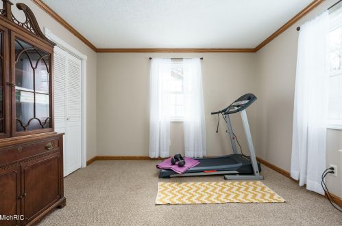 45551 Peninsula Dr, Grand Junction MI 49056-9462 exterior