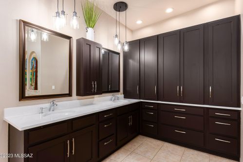 6185 Avenida De Chaparron, Tucson AZ  85750-1244 exterior