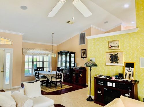 4413 Alsace Ave, Fort Pierce FL 34983-8337 exterior