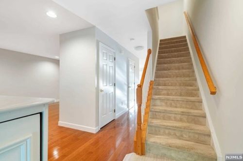 2142 Jordan Ct, Mahwah NJ  07430-3815 exterior