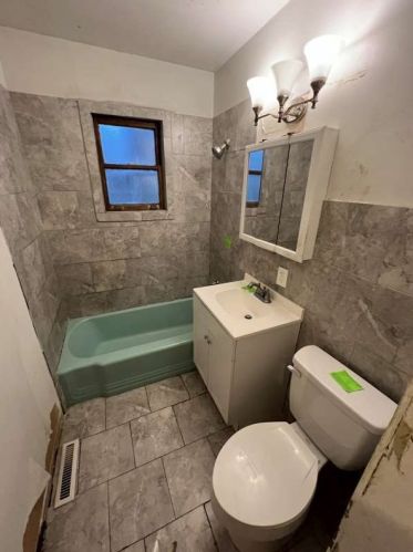 6000 Sangamon St, Chicago IL 60621-1913 exterior