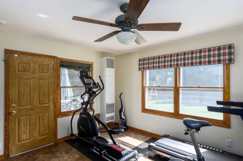 1252 118, Milwaukee WI 53214-2133 exterior