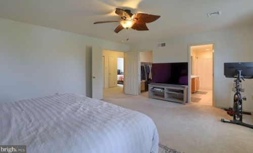 152 Merlin Dr, Hummelstown PA  17036-8841 exterior