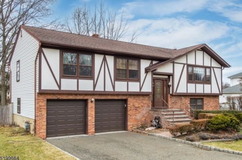 4 F X Downey Ct, Parsippany, NJ 07054-2337