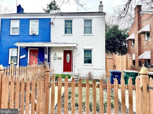 4807 B St, Washington DC  20019-5135 exterior