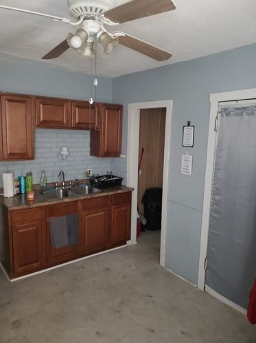 44 Palmyra St, Springfield MA  01118-2027 exterior