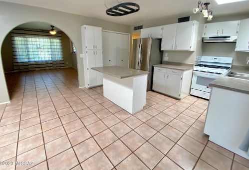 6126 14 St, Tucson AZ 85711-4215 exterior