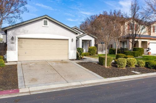 2365 Celebration Ln, Turlock, CA 95380-8415