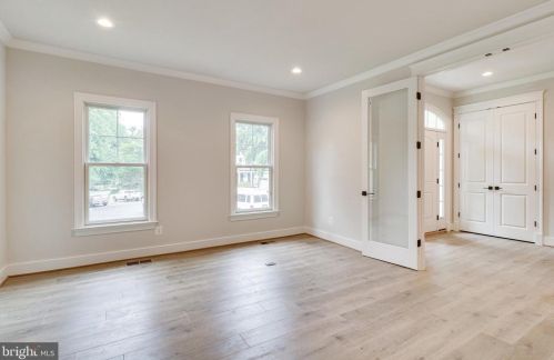 6208 Kellogg Dr, Mc Lean VA  22101-3121 exterior