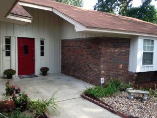 1003 Newitt Vick Dr, Vicksburg MS  39183-8782 exterior