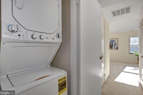 131 Catoctin Cir, Leesburg VA  20175-3808 exterior