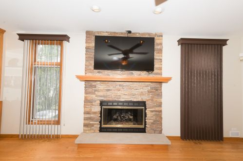 8236 Ainslie St, Chicago IL 60706-3067 exterior