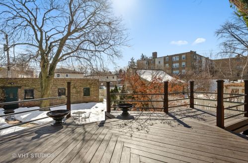 2013 Greenleaf Ave, Chicago IL 60645-3509 exterior