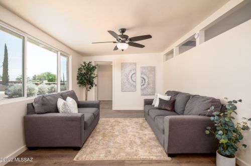 8257 Beverly St, Tucson AZ  85710-5931 exterior