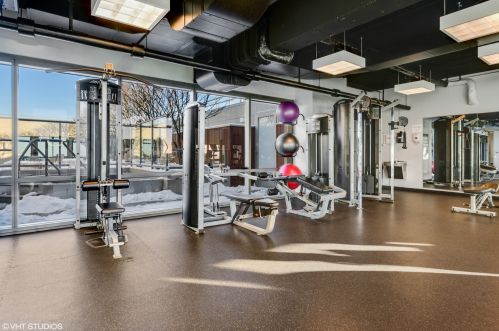 65 Monroe St, Chicago IL  60603-4910 exterior