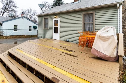 690 Glenbrook Ave, Saint Paul MN 55128-7405 exterior