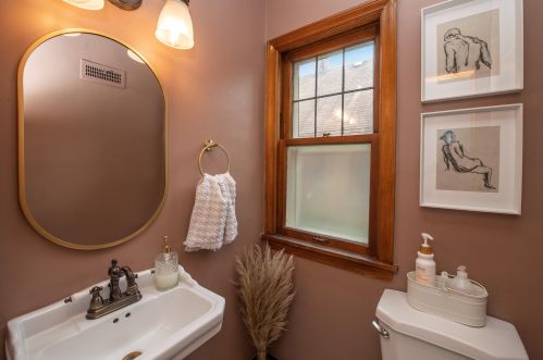 3906 52nd St, Milwaukee WI  53220-2606 exterior