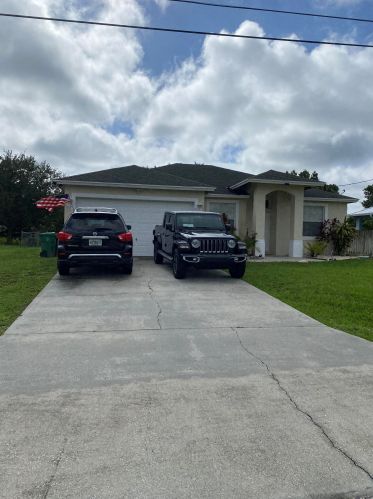 3221 Mcmullen St, Fort Pierce, FL 34953-4813