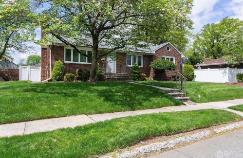 47 Albert Ave, Edison, NJ 08837-2513