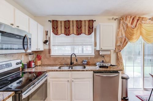 2740 Dominion Walk Ln, Lithonia GA  30078-7342 exterior