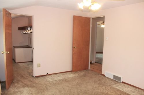 4936 Aspen St, Pittsburgh PA 15122-1235 exterior