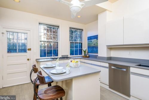 1014 Massachusetts Ave, Washington DC 20005-4646 exterior