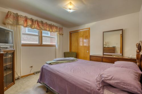 141 121 Pl, Chicago IL 60628-6657 exterior