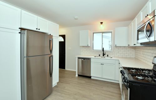 6456 66th St, Milwaukee, WI 53223-5706