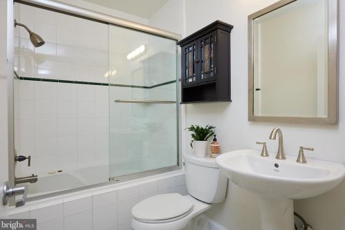 1908 New Hampshire Ave, Washington DC 20009-3310 exterior