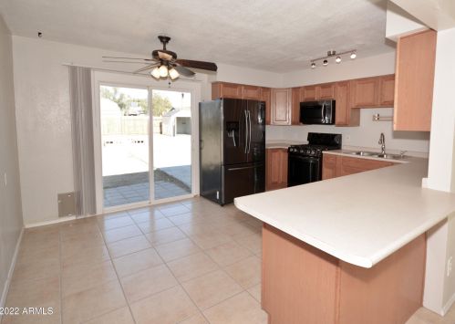 1002 Cinnabar Ave, Phoenix AZ 85020-1878 exterior