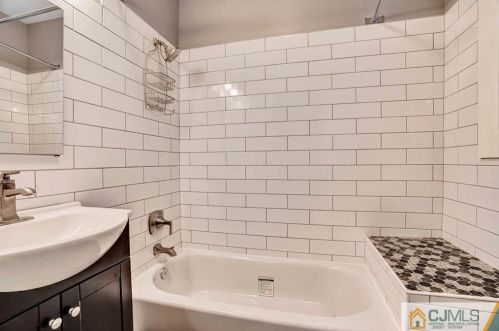 244 Hamilton St, New Brunswick NJ 08901-2206 exterior