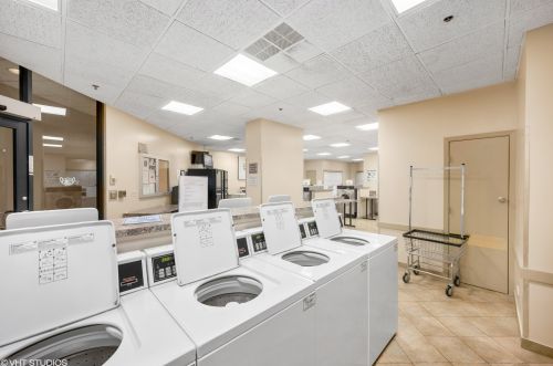 3660 Lake Shore Dr, Chicago IL  60613-5300 exterior