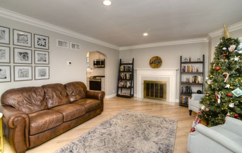 1638 74th Ct, Chicago IL  60707-4221 exterior