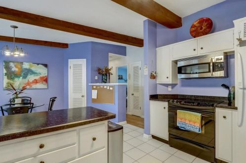 6621 Wisconsin Ave, Milwaukee WI 53213-3914 exterior