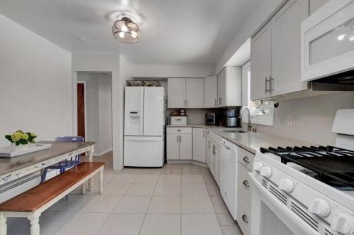 68 Stuart Dr, Poughkeepsie NY 12603-4714 exterior