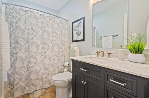 1814 Fox Way, Pittsburgh PA  15203-1732 exterior