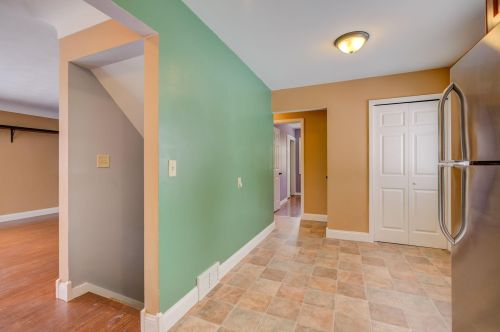 604 Gotzian St, Saint Paul MN 55106-4652 exterior