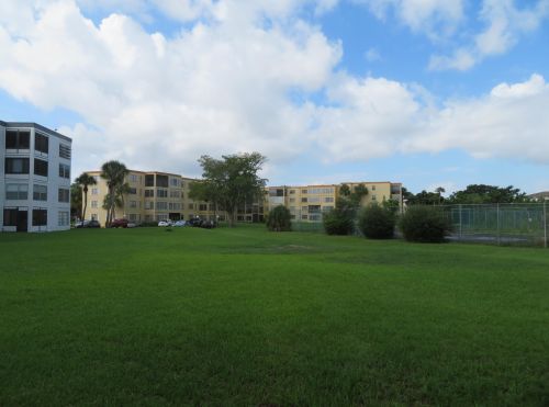 9233 8th St, Boca Raton FL 33428-6805 exterior